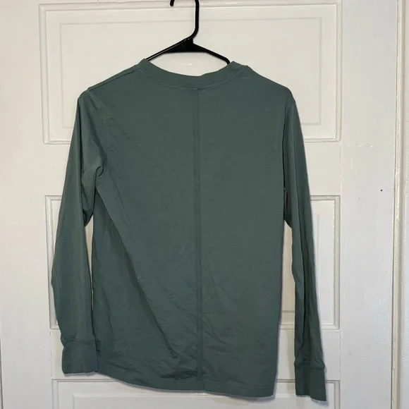 Lululemon Long Sleeve Shirt - Picture 3 of 4